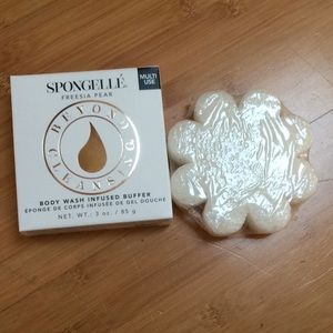 Spongelle Freesia Pear Sponge